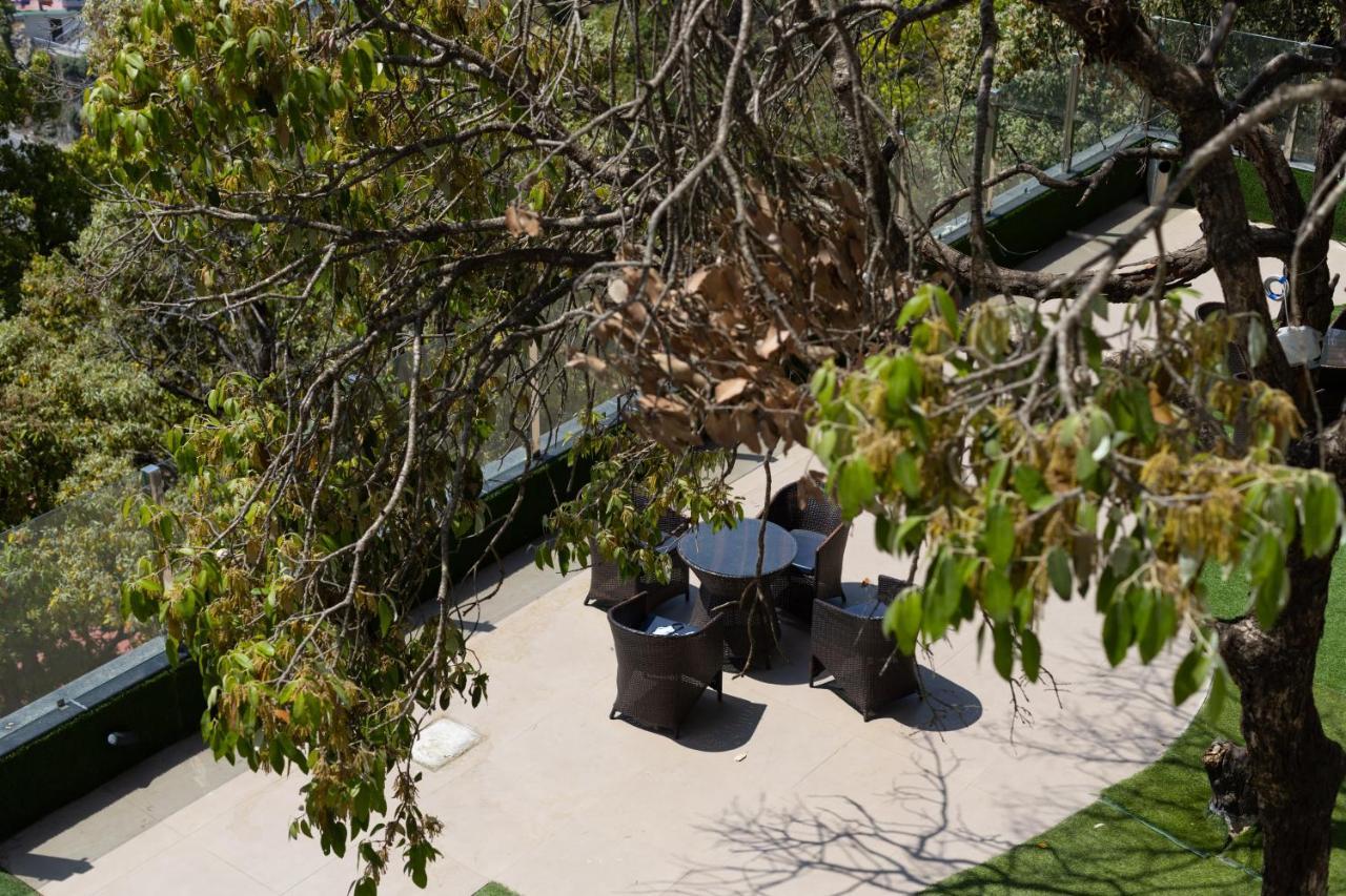 Accord Hotel Mussoorie Bagian luar foto