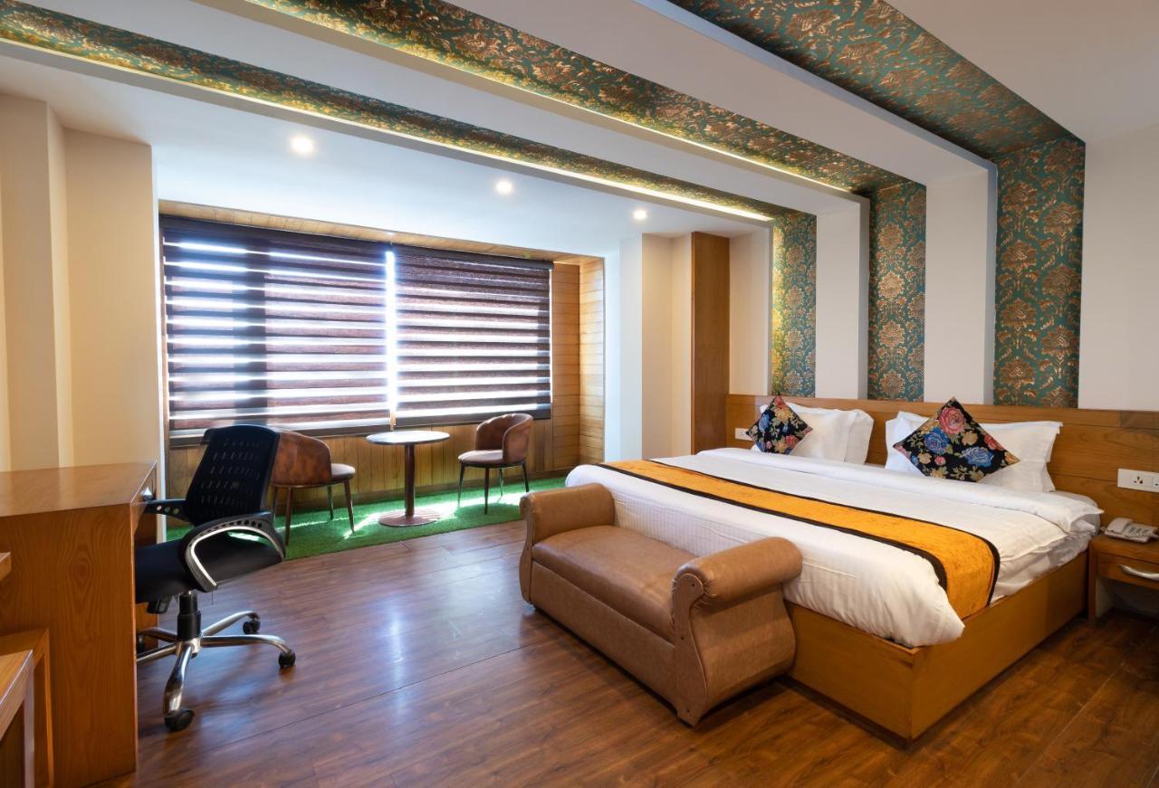 Accord Hotel Mussoorie Bagian luar foto