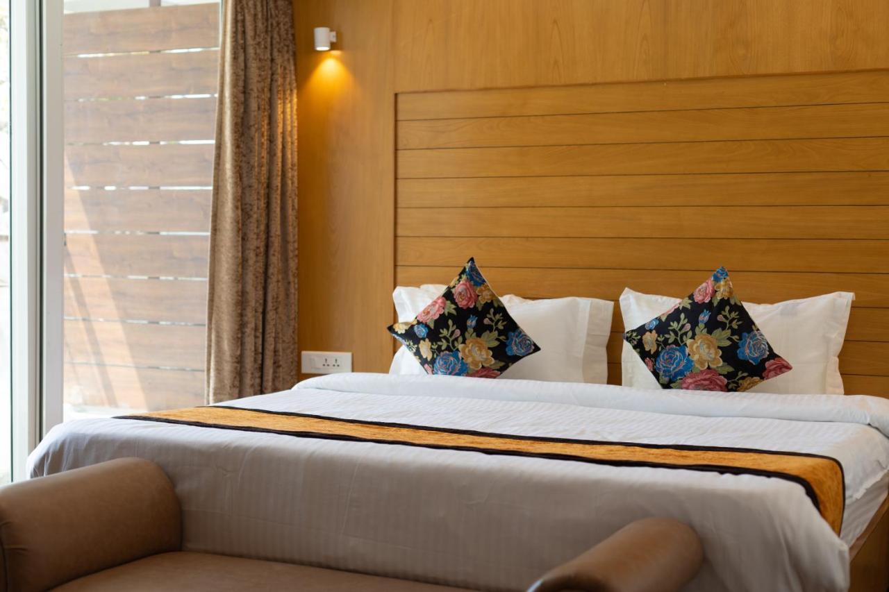 Accord Hotel Mussoorie Bagian luar foto