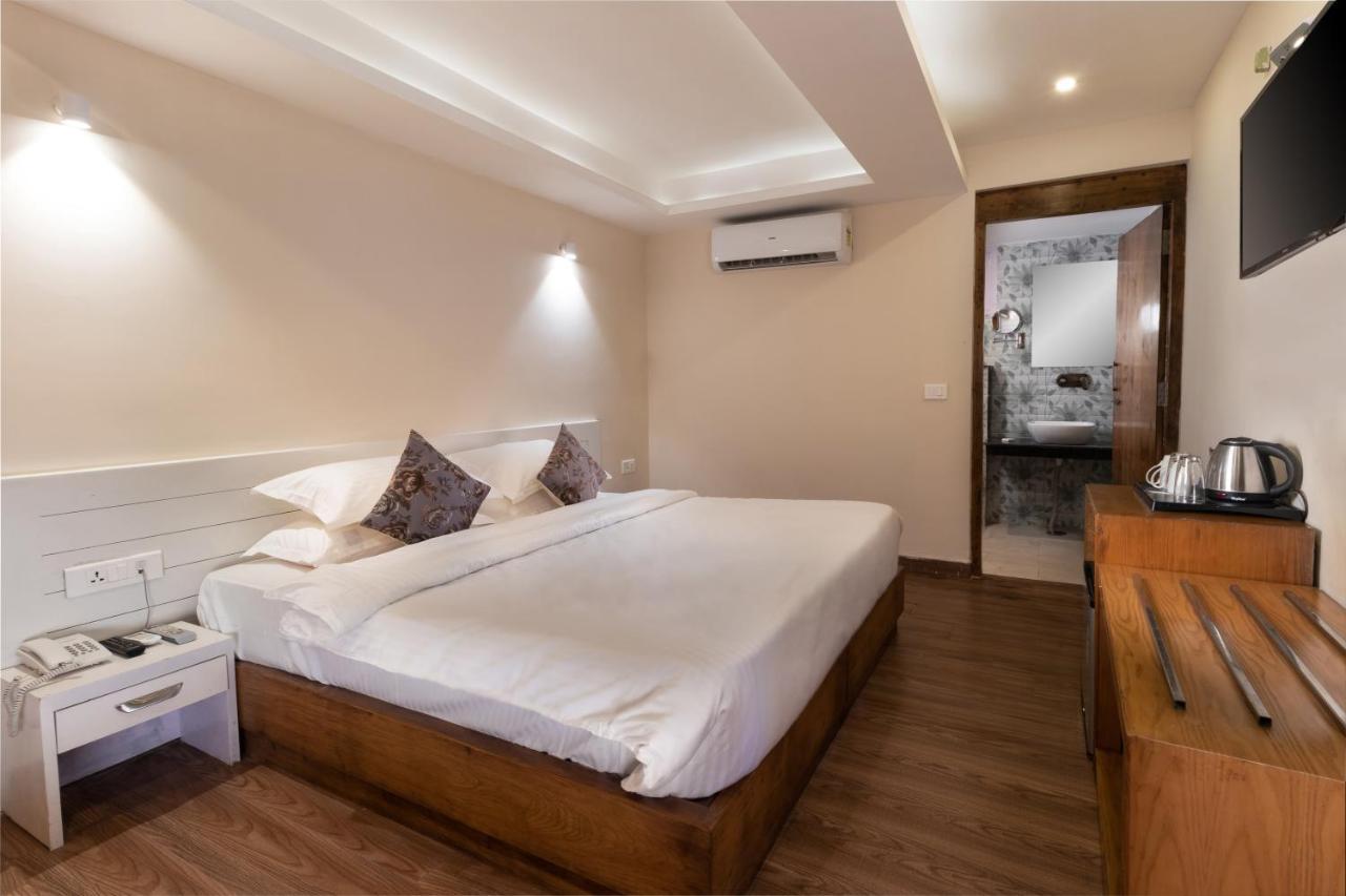 Accord Hotel Mussoorie Bagian luar foto