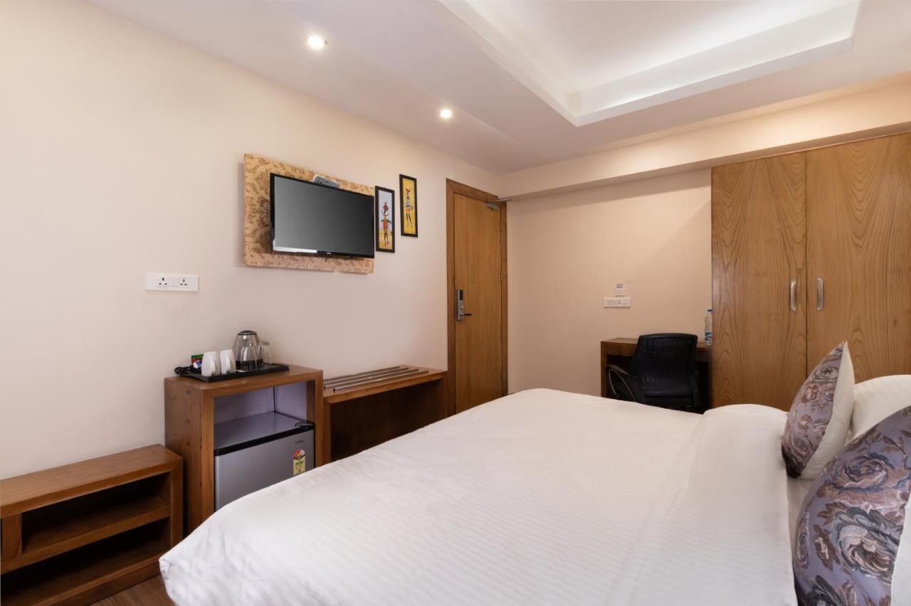 Accord Hotel Mussoorie Bagian luar foto